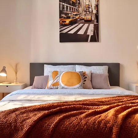 Daire Ultracentral Bohemian Rhapsody - 4room - Steps To Main Attractions