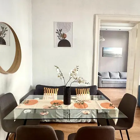 Daire Ultracentral Bohemian Rhapsody - 4room - Steps To Main Attractions *