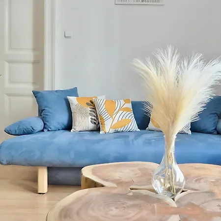 Ultracentral Bohemian Rhapsody - 4room - Steps To Main Attractions Apartament *